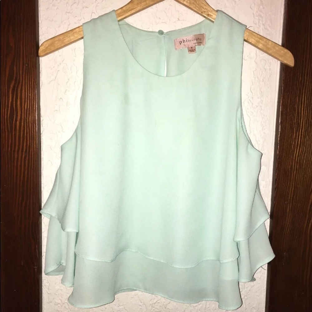 Cute loose short top!